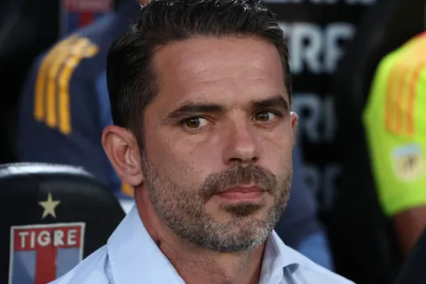 Fernando Gago subió a Milton Delgado de Reserva y reemplazará a Cristian Medina en los concentrados
