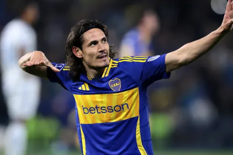 ¿Cavani renueva su contrato en Boca? Cómo fueron las primeras charlas entre el club y el goleador