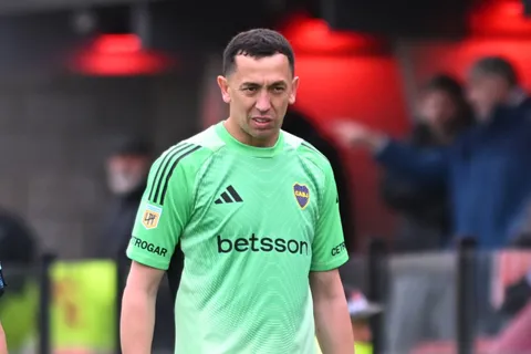 Milton Gimenez defendió a Agustín Marchesín por el gol de Barracas Central: "No tuvo nada que ver"
