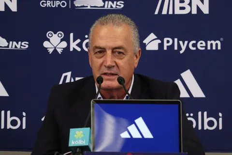 El insólito problema que vivió Gustavo Alfaro con la selección de Costa Rica