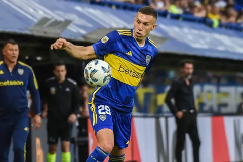 Por qué la camiseta de Briasco en Armenia tenía un detalle especial que sorprendió a todos