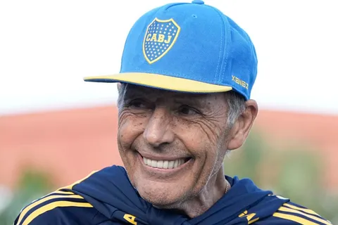 Russo quiere sorprender: el DT de Boca analiza poner a Exequiel Zeballos ante Benfica