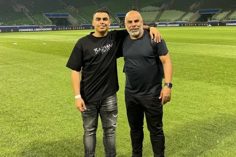 Viral: ¿el hijo de Chicho Serna subió una foto con el próximo refuerzo de Boca?