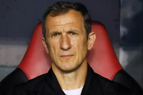 Arruabarrena tiene un equipo en mente para el Boca-River. 
