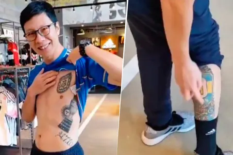 VIDEO | La increíble historia del chino que no habla español ni inglés pero tiene tatuajes de Boca y Argentina