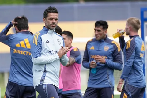 Los dos equipos que armó Gago en la práctica de Boca: ¿quiénes juegan contra Unión?