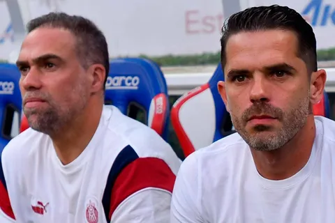 Fernando Gago y Federico Insúa