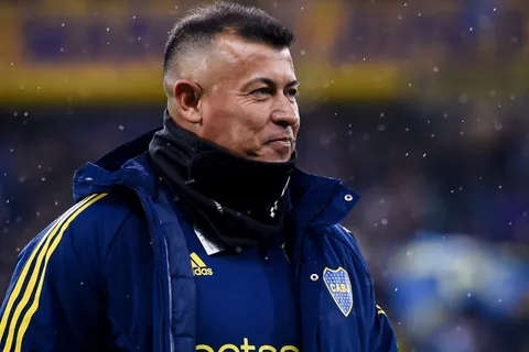 Almirón marcó su postura sobre la ausencia de Boca en la Copa Libertadores: "El fútbol es difícil..."