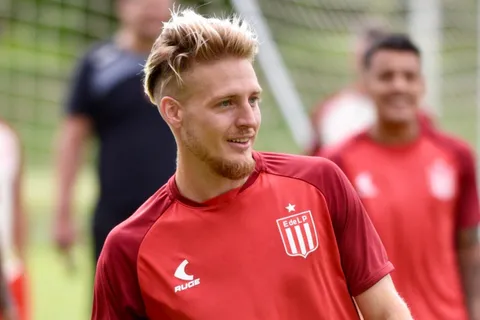 Santiago Ascacibar explicó por qué rechazó la propuesta de Boca: "Hablé con Gago"