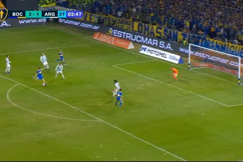 Gol de Riquelme en su despedida