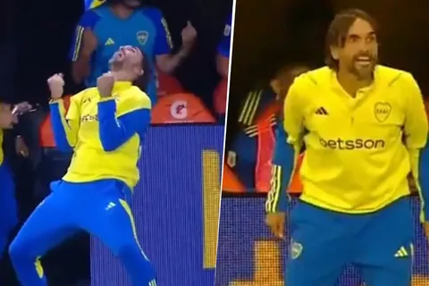 El festejo de Diego Martínez a los goles de Cavani a Belgrano