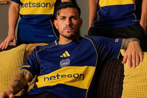 Boca presentó su nueva camiseta por el aniversario del 2001: cuánto sale y cómo comprarla