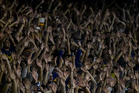 El impacto viral en Brasil de los videos de la hinchada de Boca tras la eliminación: "Espectacular"