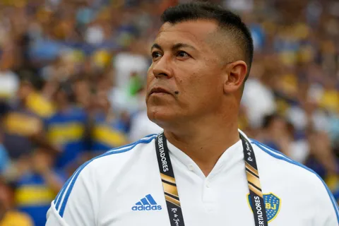 Los hinchas de Boca se quejaron tras la llegada de Almirón a Colo Colo: "¿Para qué?"