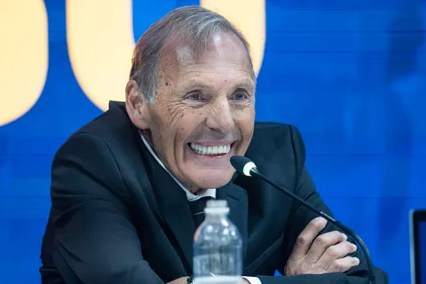 Boca busca central: quién es el único defensor que conmueve a Russo