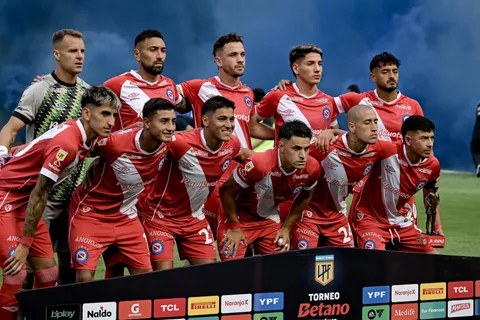 La picante frase de un jugador de Argentinos Juniors sobre la patada de Ander Herrera: "Cosas que pasan acá"
