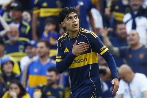 Quiénes son las 8 personas a las que Zeballos dijo que les iba a contestar mensajes tras el Superclásico: "Solo a ellos, mi equipo"