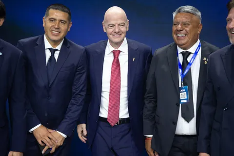 Juan Román Riquelme se mostró con Tapia, Infantino y Domínguez: el motivo