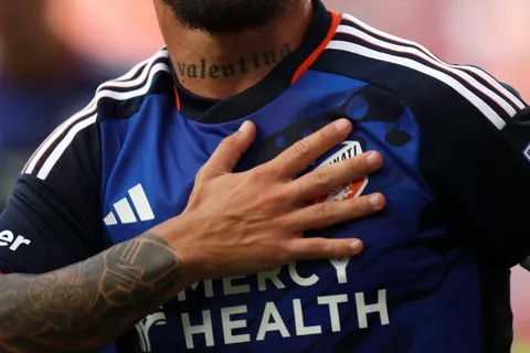 Los hinchas piden que Luciano Acosta vuelva a Boca y él quiere, pero vale 8 millones