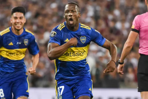 Luis Advíncula y una emotiva confesión sobre su gol en la final de la Copa Libertadores