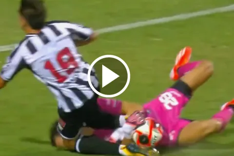 VIDEO | Manuel Roffo, ex Boca, perdió tres dientes por un choque en pleno partido