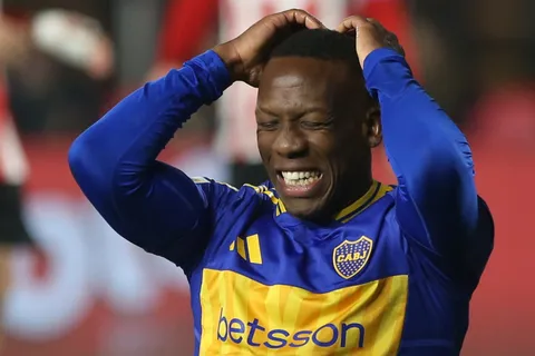 Grave lesión para Luis Advíncula: cuántos partidos se pierde en Boca