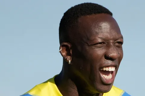 Alerta en Boca por la oferta formal que llegó por el pase de Luis Advíncula