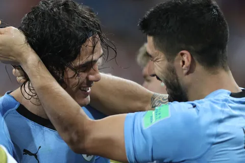 Luis Suárez le escribió una emotiva carta a Edinson Cavani por su despedida de la selección de Uruguay