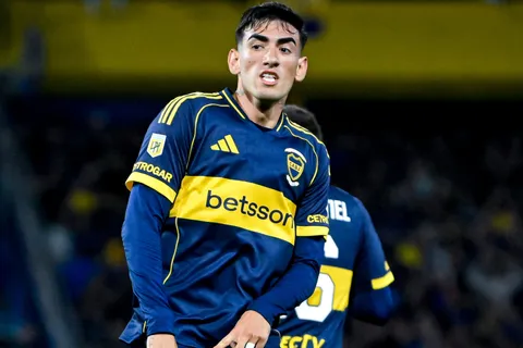 Bien a lo Boca: de vacaciones, Lautaro Di Lollo estrenó nuevo look