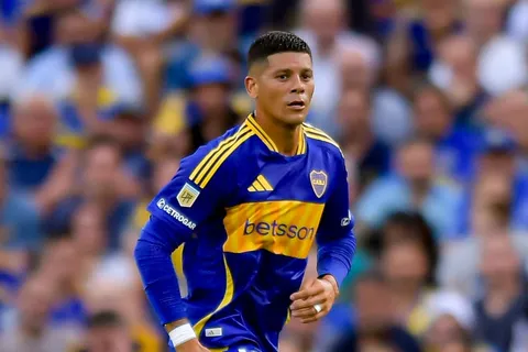 La última decisión de Fernando Gago con Marcos Rojo para el partido ante Huracán