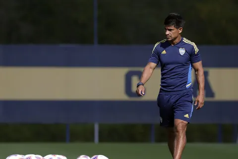 Ibarra sorprende: el juvenil que podría meterse en el once de manera inesperada
