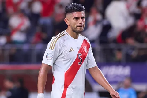La furia de Carlos Zambrano contra los hinchas peruanos tras el debut en la Copa América: "Es una pena"