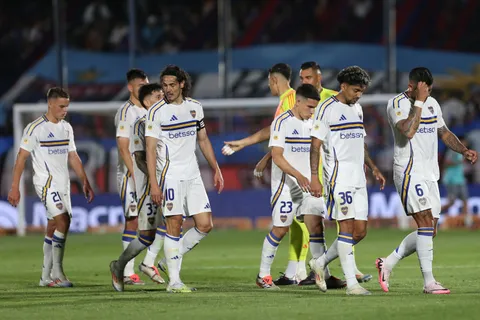 Los jugadores de Boca en el partido contra Tigre
