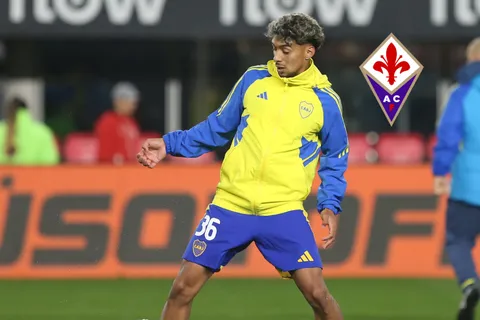 Se supo: el verdadero motivo de Fiorentina para acelerar con todo para comprarle el pase de Medina a Boca