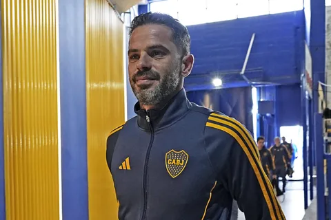 Lo convenció: a Fernando Gago le gustó Kevin Zenón como extremo y lo sostendrá como titular