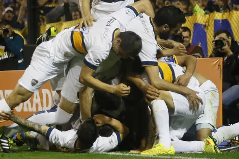 Con la vuelta de Paredes, los hinchas de Boca piden por su regreso y él no duda: "Si me llama Riquelme, voy"
