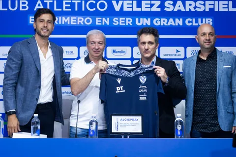 El tuit de Vélez que se viralizó por una frase de Guillermo Barros Schelotto en Boca: "Ese señor..."