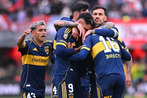Exequiel Zeballos, el jugador de Boca que deslumbró a los hinchas ante Barracas Central: "La rompió toda"