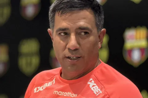 La primera decisión del DT de Barcelona de Ecuador tras saber que enfrentará a Boca en la Copa Libertadores 2026