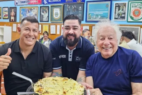 El mozo que atendió a Almirón reveló la reacción del DT de Boca cuando le pidió que gane la Copa Libertadores