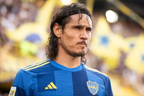 Edinson Cavani podría tomar una decisión sobre su futuro y Boca está atento
