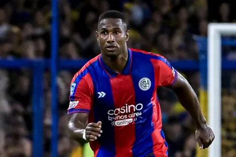 La diferencia entre Boca y San Lorenzo que retrasa la llegada de Jhohan Romaña