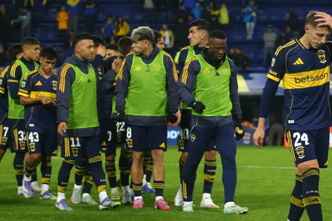 No se irá de Boca: Luis Advíncula no tiene lugar en el equipo, pero nadie puede pagar su sueldo