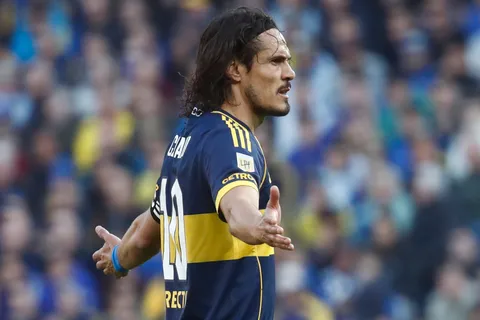 Edinson Cavani fue el más castigado por los hinchas de Boca contra Racing: "Basta"