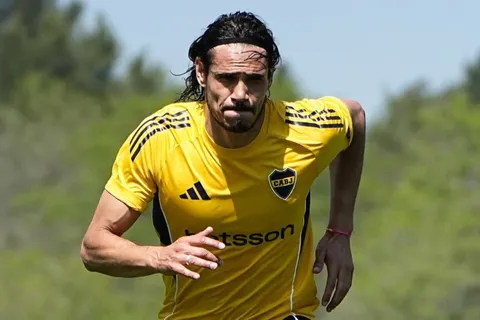 La condición que le pone Úbeda a Edinson Cavani para que vuelva a la titularidad en Boca