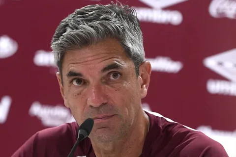 Mauricio Pellegrino quiere sorprender con un ex Boca en la formación de Lanús