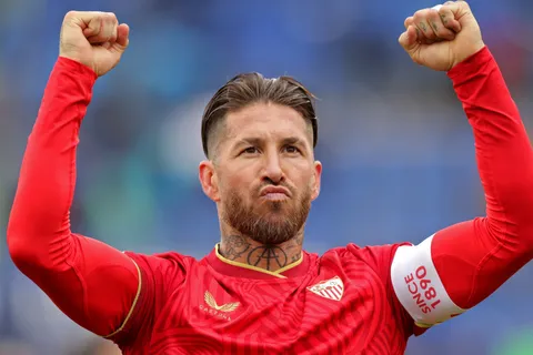 Los hinchas de Boca le coparon el Instagram a Sergio Ramos: los mensajes para el defensor español