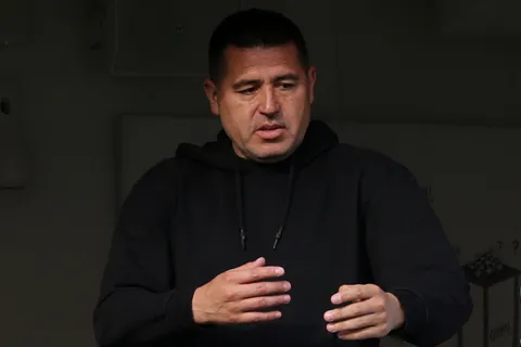 Escándalo en México: aseguran que Boca llamó a Antonio Mohamed, DT de un club importante y le respondió a Riquelme