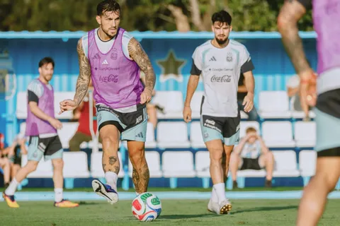 Boca, atento a Paredes: sería titular en Argentina vs. Zambia y eso influye en los planes de Úbeda