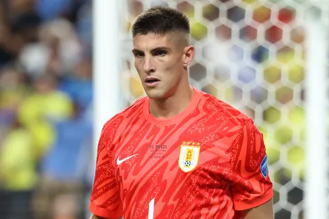 Marcelo Bielsa presentó la lista de Uruguay y convocó a Sergio Rochet: por qué puede complicar los planes de Boca